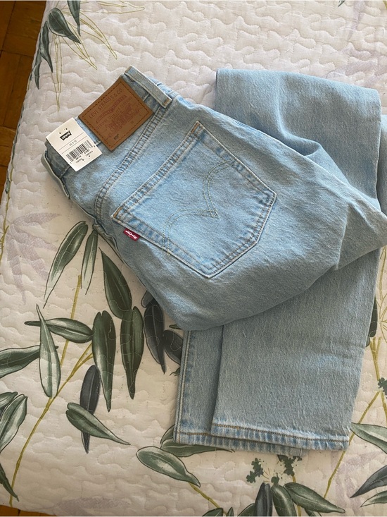 Levi's Denim - Levi's Light Wash Straight-Leg Women’s Jeans